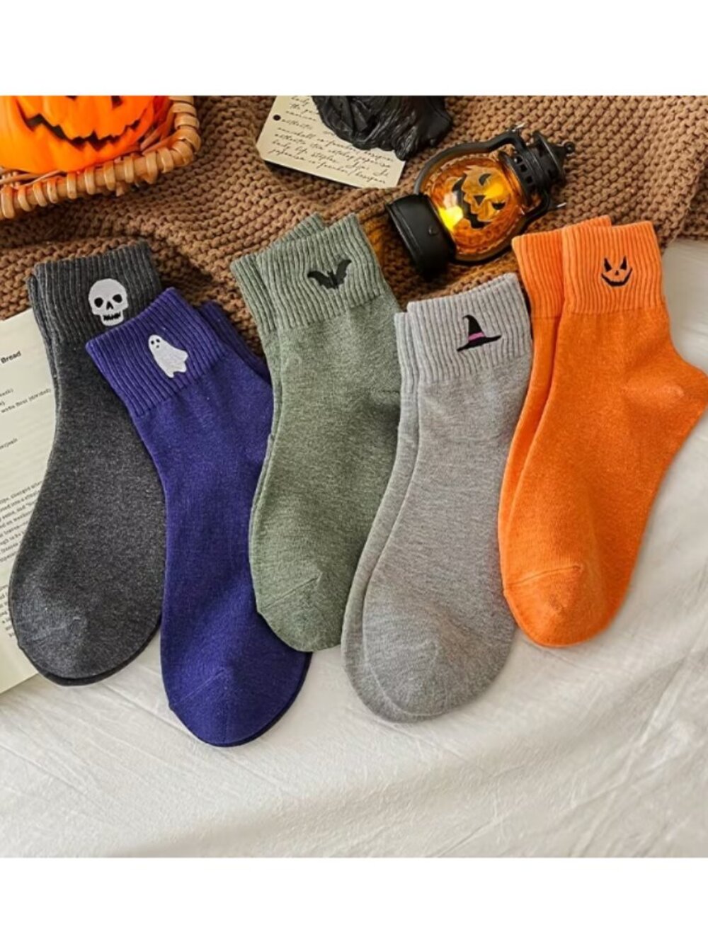 5 Pairs Women' Thickened Warm Embroidered Socks Suitable for Halloween & Winter,
